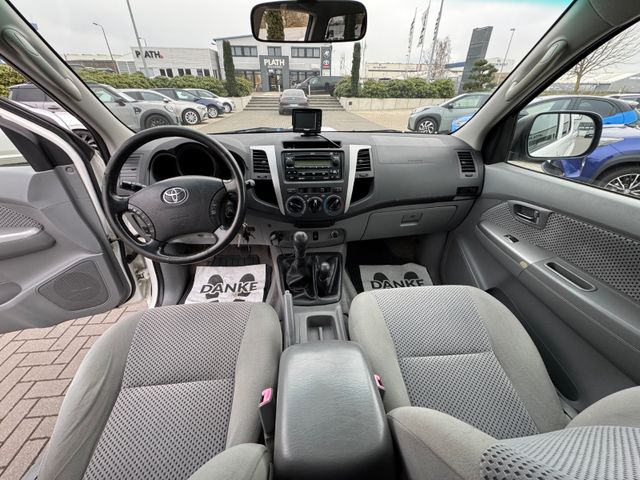 Toyota Hilux  Double Cab Sol 4×4