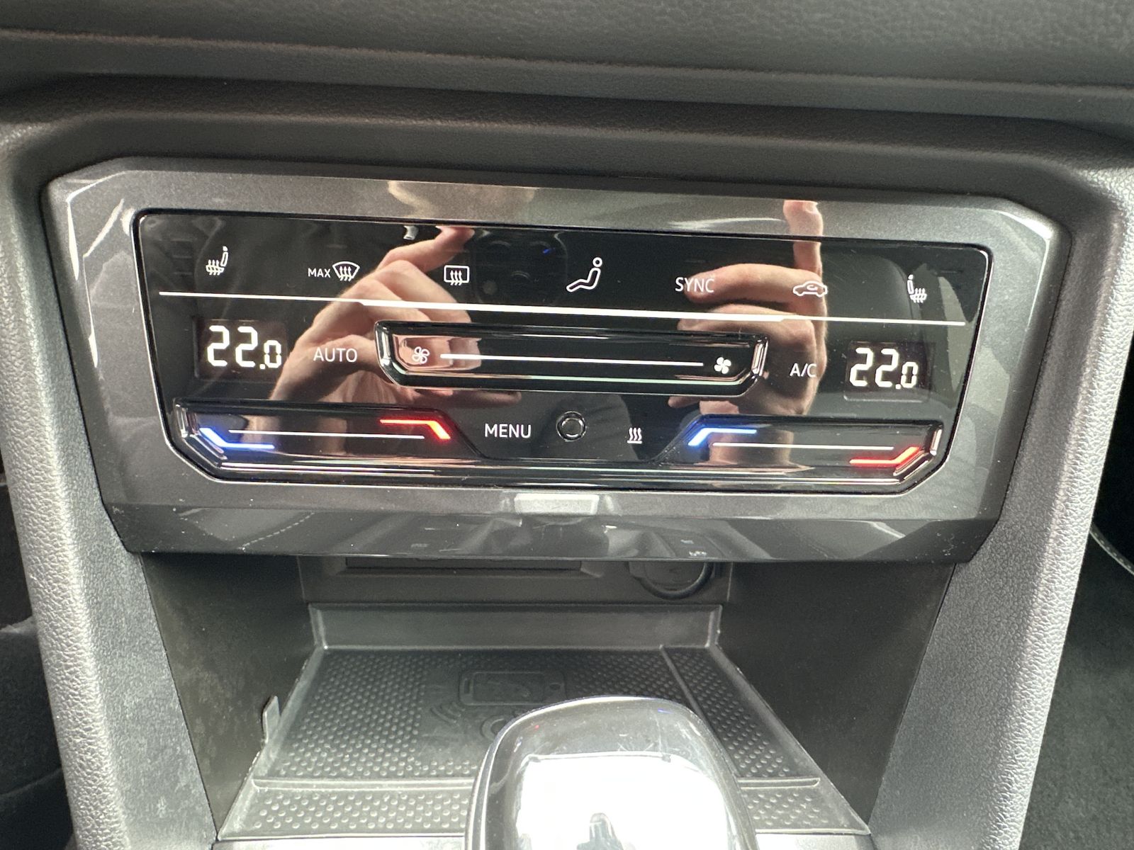 Fahrzeugabbildung Volkswagen Tiguan Allspace 4Motion R-Line NAV+IQ-LIGHT+PANO