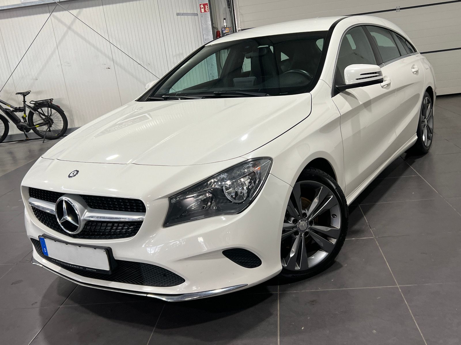 MERCEDES-BENZ CLA 200 Shooting Brake **Navi*SHZ*PDC*BT**