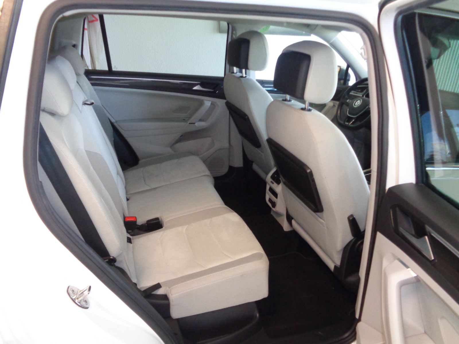 Fahrzeugabbildung Volkswagen Tiguan Allspace Highline 4Motion / KAMERA / LED