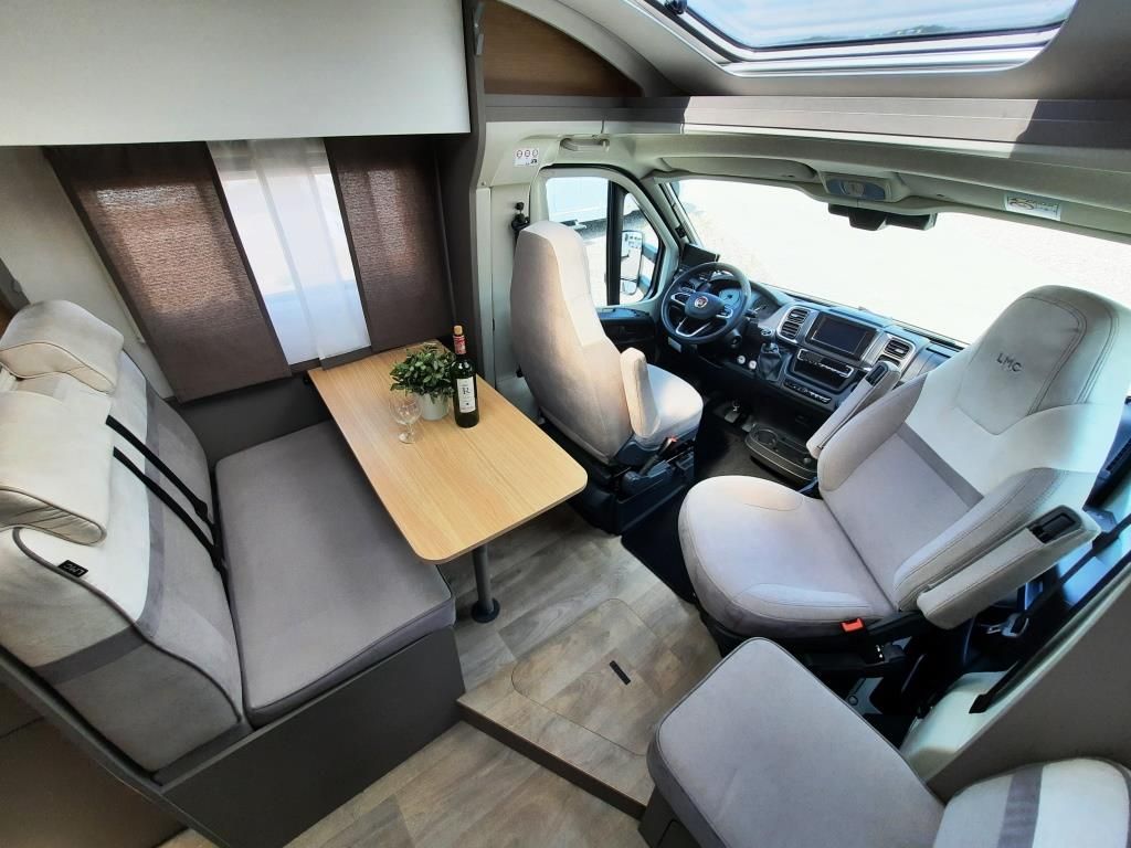 Fahrzeugabbildung LMC Tourer T 660 G SAT/TV/Solar/Luftfeder HA