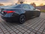 Alfa Romeo Giulia 2.2 Diesel 16V 132 kW 8fach Bereifung  - schwarze Alfa Romeo Giulia