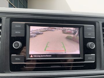 Fahrzeugabbildung Volkswagen Crafter 35 2.0 TDI L2H2+KLIMA+RÜCK-KAMERA+TEMPOM