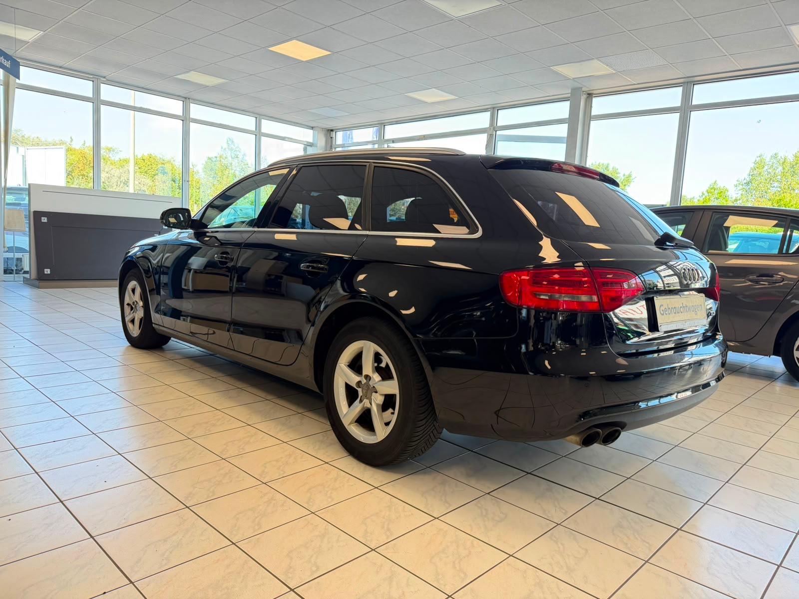 Audi A4 2013 — rear view