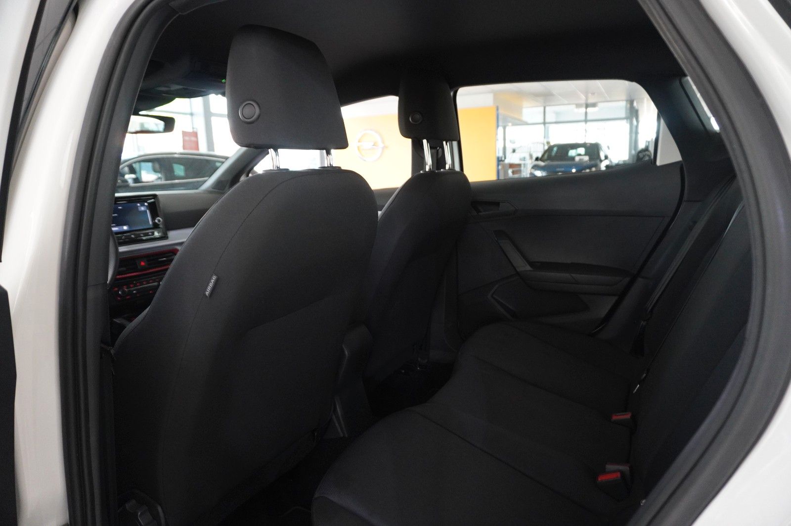 Fahrzeugabbildung SEAT Ibiza 1.0 TSI FR SPORT DSG NAVI/LED/VIRTU/SH/DAB
