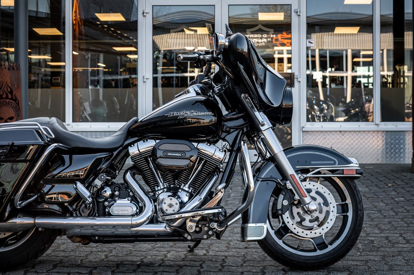 Fahrzeugabbildung Harley-Davidson FLHX Street Glide 103 cui - KERN-AUSPUFF