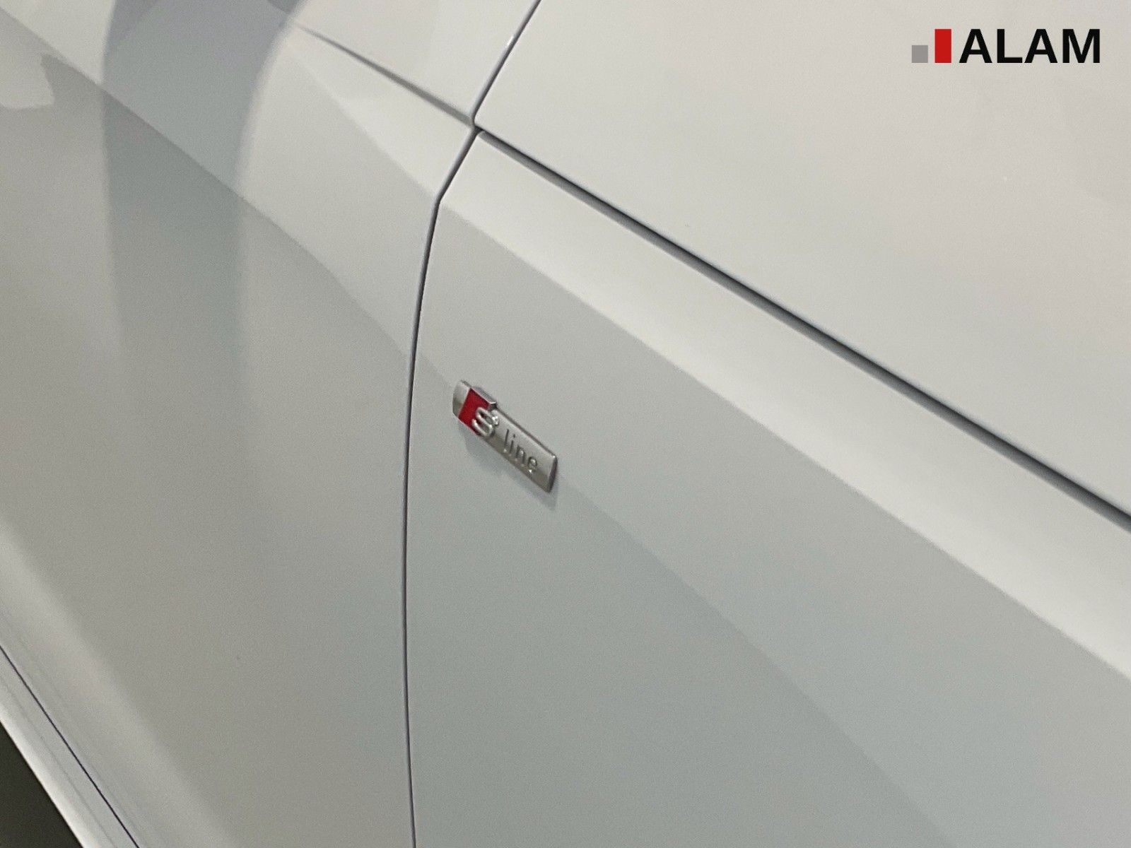 Audi A4 Av 40 TDI quatt Sline DAB Lane LED Tempo Pano foto 6