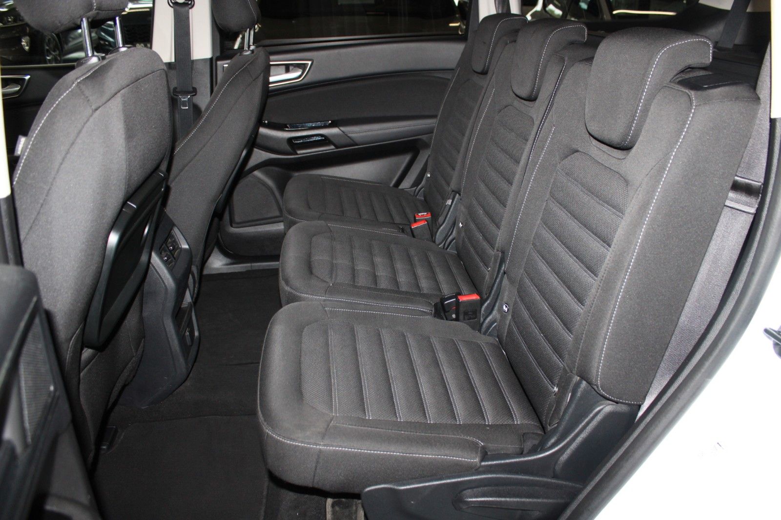 Fahrzeugabbildung Ford Galaxy Titanium 7-Sitzer DAB NAVI CAM WinterPak.