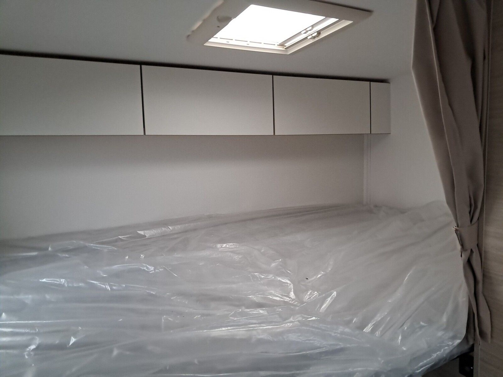 Fahrzeugabbildung Chausson Alkoven C514 First Line  Markise,Navi,RK,Solar