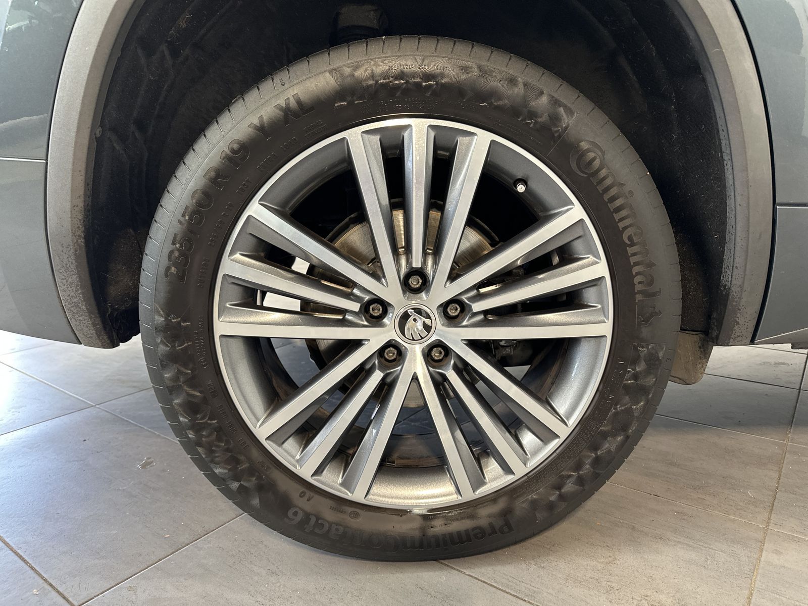 Fahrzeugabbildung SKODA Kodiaq 2.0 TSI DSG L&K 4x4 NAV+LED+360°+CARPLAY