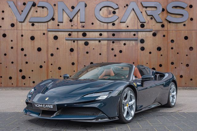 Ferrari SF90 Spider *CARBON(12x)*CARPLAY*LIFT*TWO-TONE*