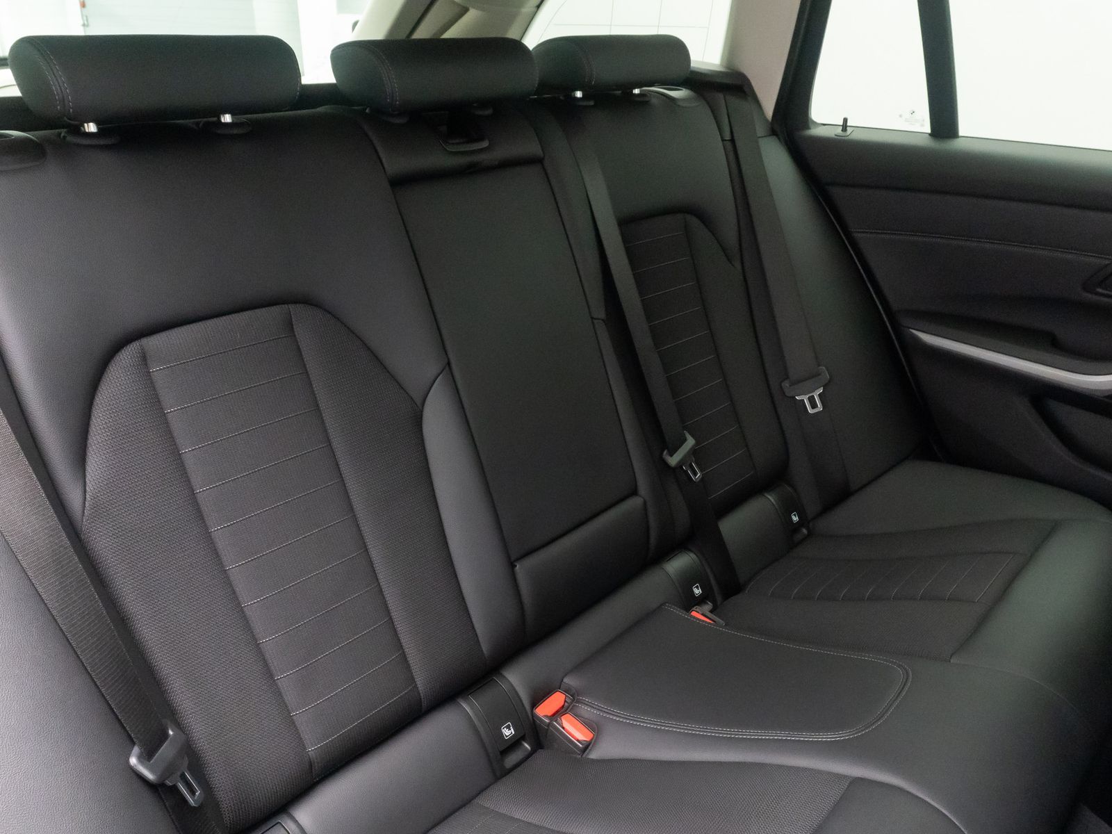 Fahrzeugabbildung BMW 320e Kamera DAB Leder WidscreenDispl Sportsitze