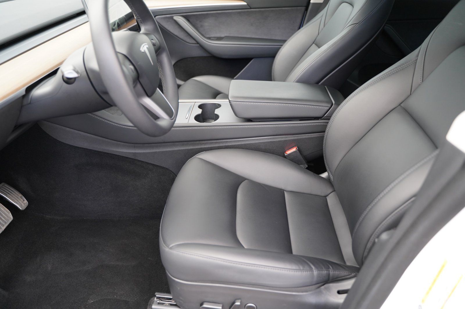 Tesla Model Y Long Range AWD 20-Zoll foto 9