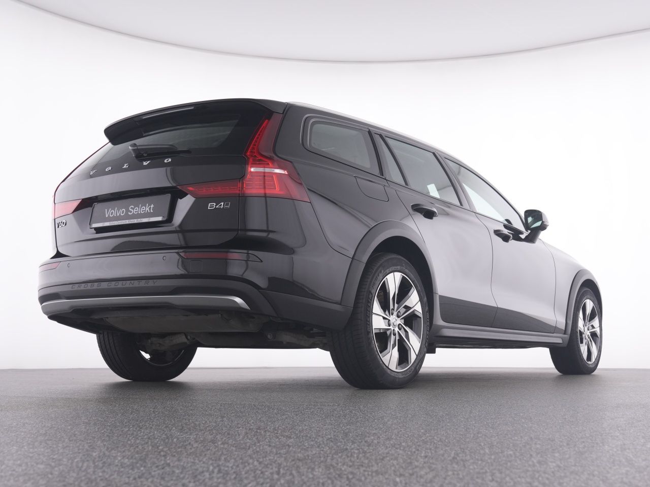 Volvo V60 Cross Country B4 AWD PLUS MET+WINTERPAK+ foto 8