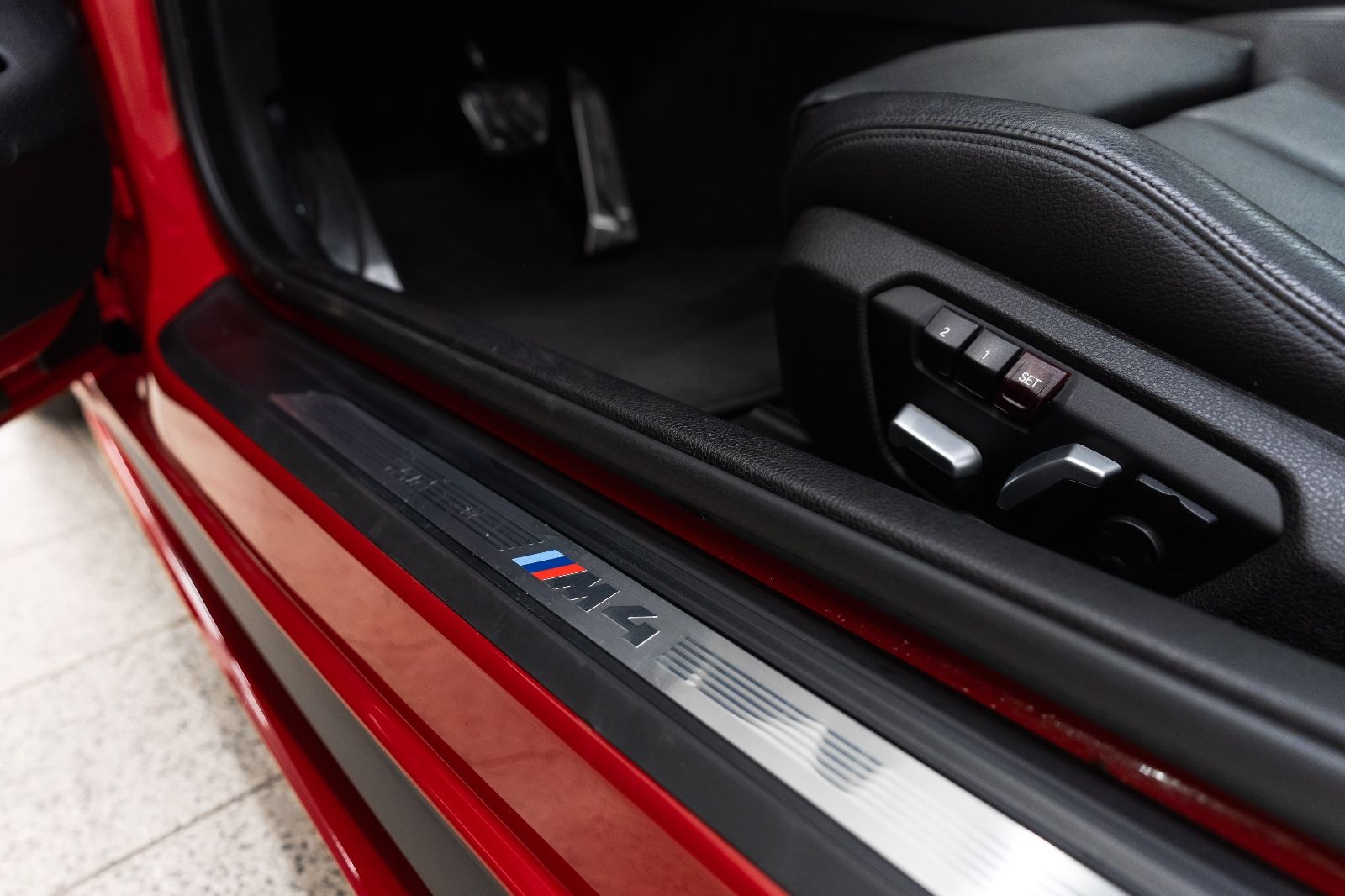Fahrzeugabbildung BMW 430i Coupé M-Paket  LED NAV PDC KAM HIFI
