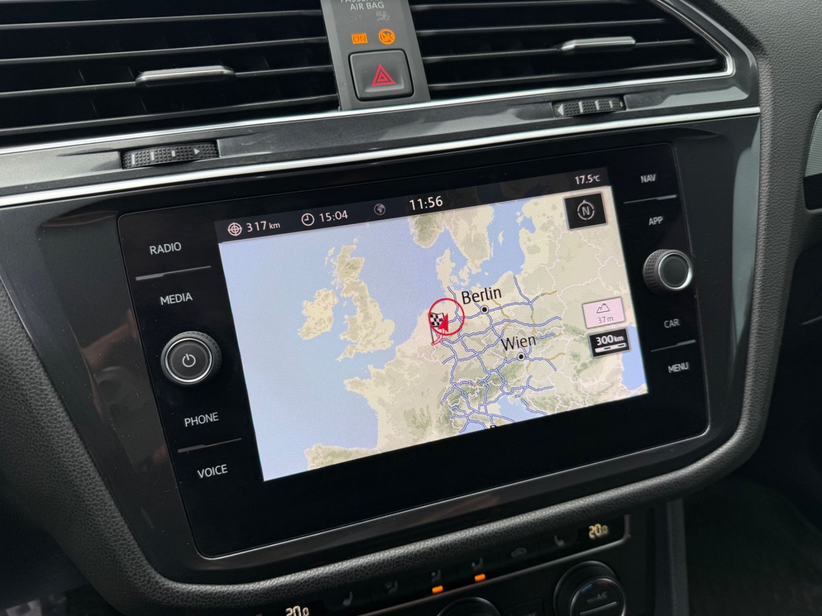 Tiguan Allspace Highline 4Motion*7-SITZER*NAVI*2