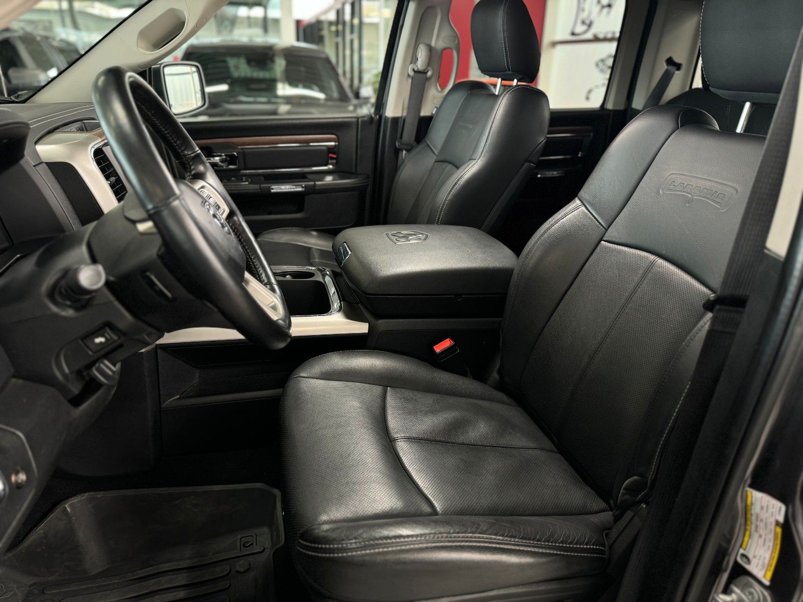 Fahrzeugabbildung Dodge RAM 1500 Laramie Classic  "LPG  AHK  Leder"