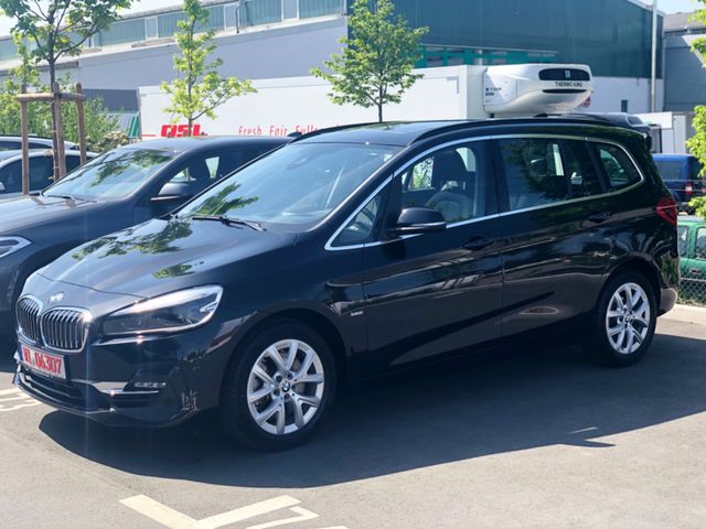 BMW 220i Gran Tourer Luxury Line PANO NaviPro 7Sitze