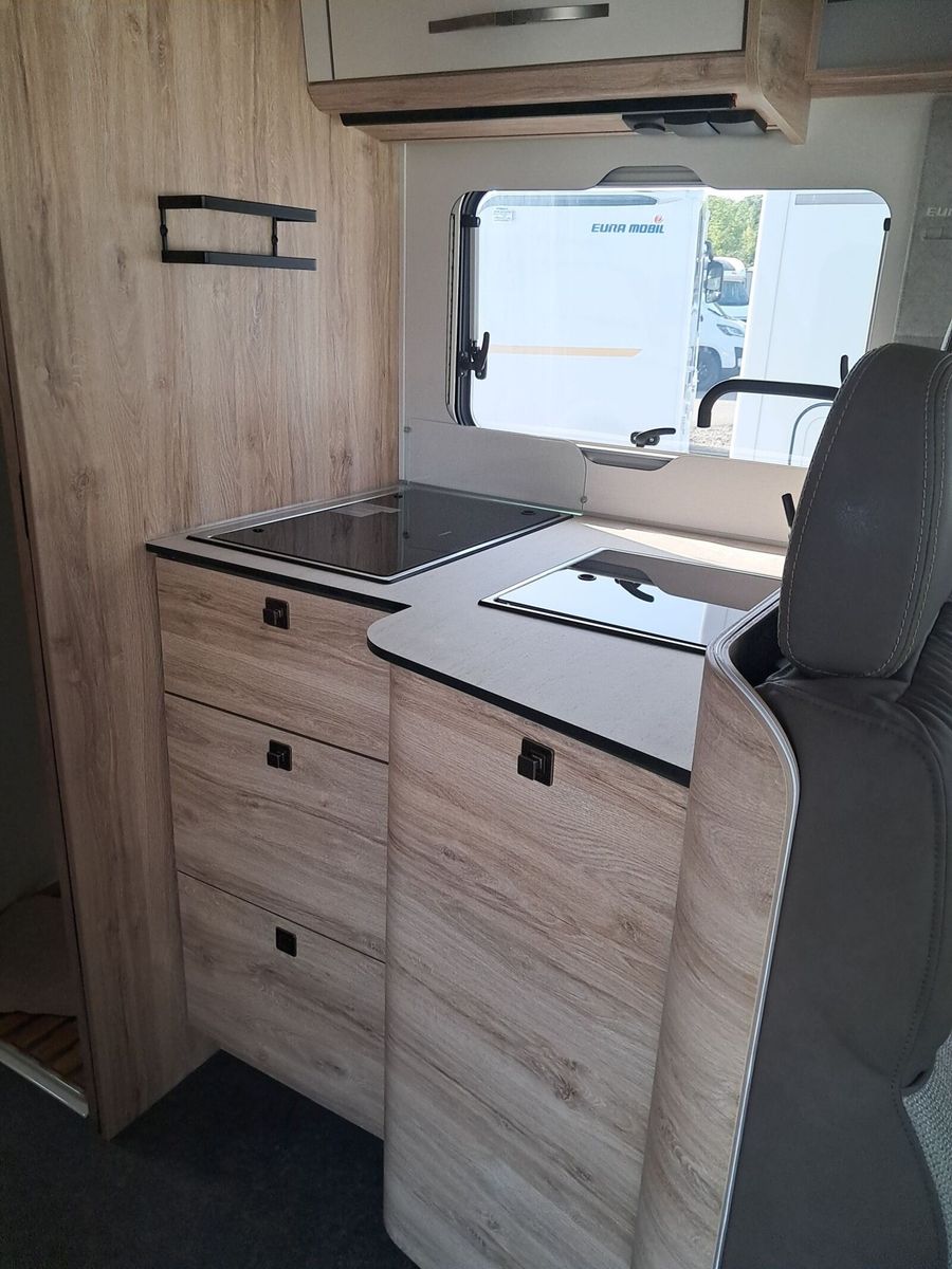 Fahrzeugabbildung Eura Mobil Profila RS PRS 720 EB 180PS Autom. MondialPlus