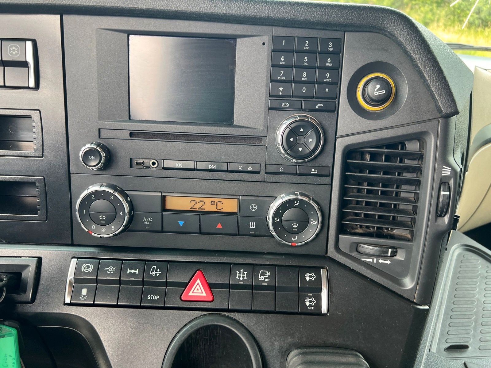Fahrzeugabbildung Mercedes-Benz Actros 1843 SZM 4x2 Hydraulik
