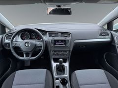 Fahrzeugabbildung Volkswagen Golf VII Lim. Trendline BMT Klima Einparkhilfe