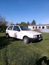 Fiat Uno 45 erste  Serie - Fiat Uno mit Benzin-Antrieb
