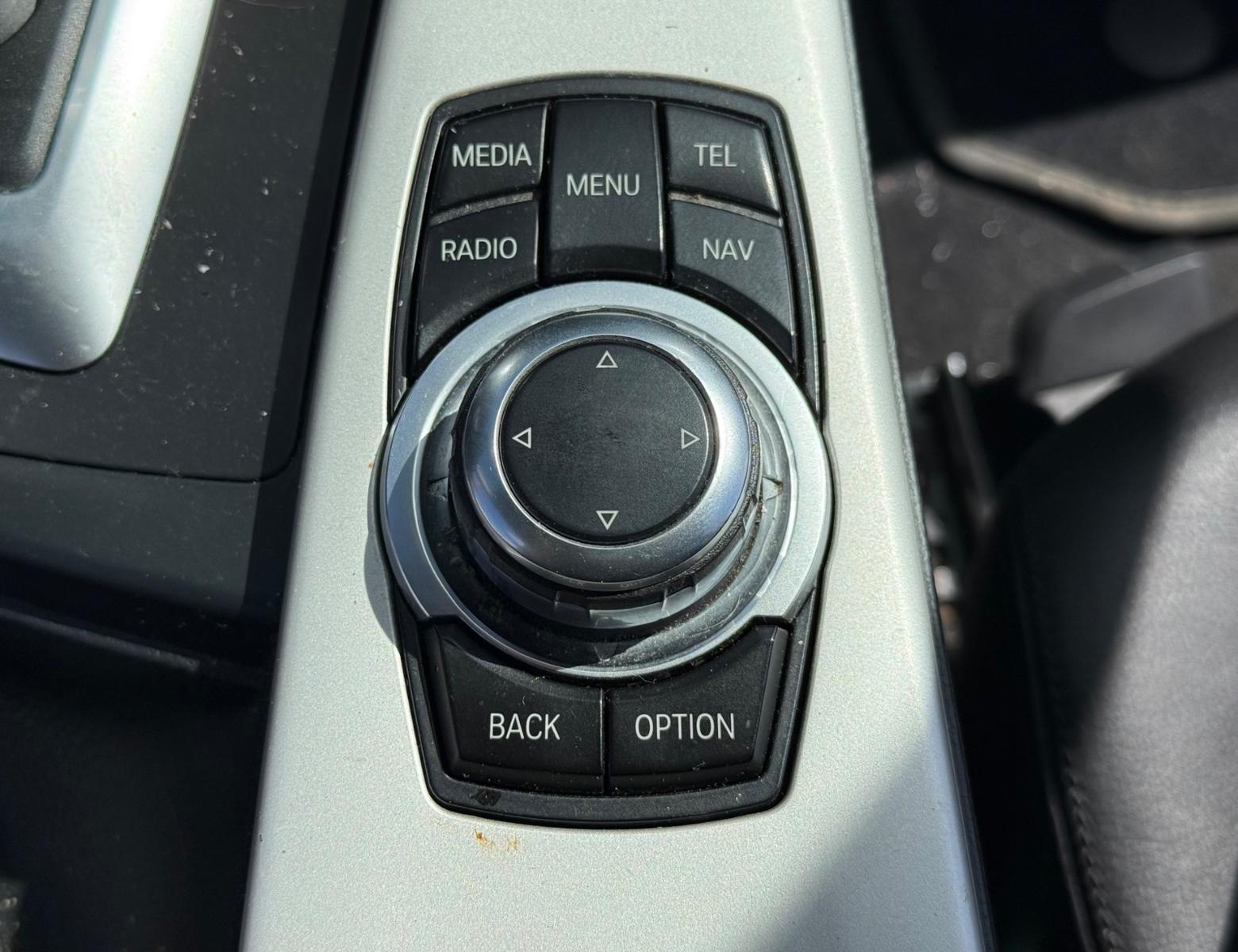 BMW 320 2013 — photo 16