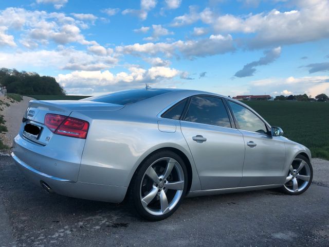 Audi A8 4.2 TDI quattro - Standheizung AHK Nightvis