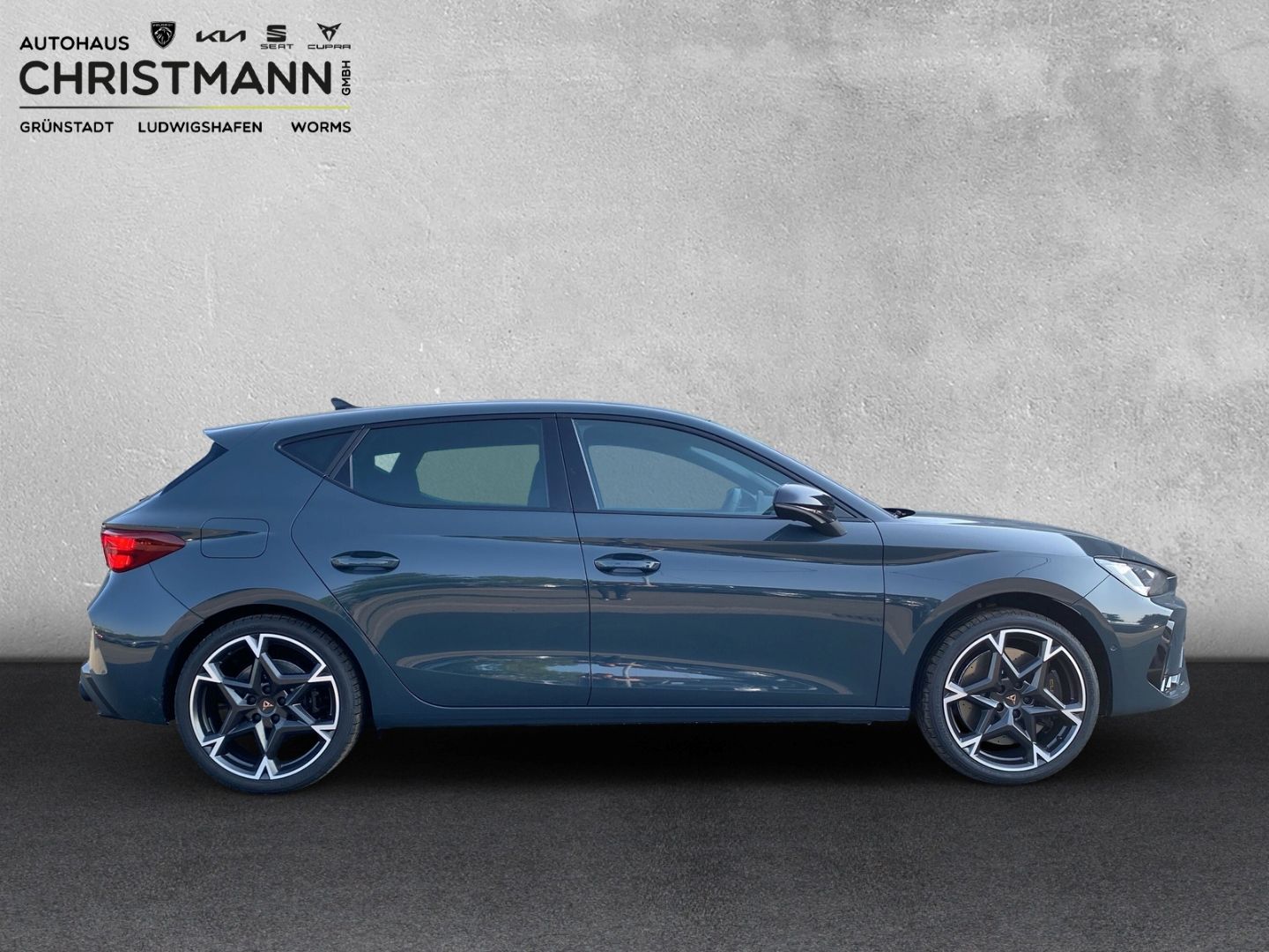 Fahrzeugabbildung CUPRA Leon 2.0 TSI 221 kW VZ*Matrix*NAVI*SHZ*ACC*Full-