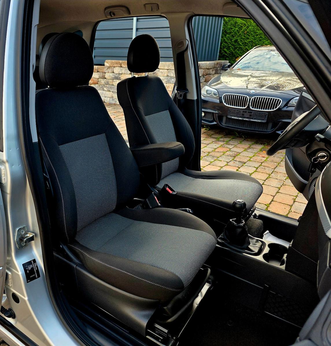 Opel Meriva 2009 — photo 21