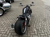 Harley-Davidson V- Rod Komplettumbau 280er Reifen - MOTORRAD AUS DEM JAHR 2002