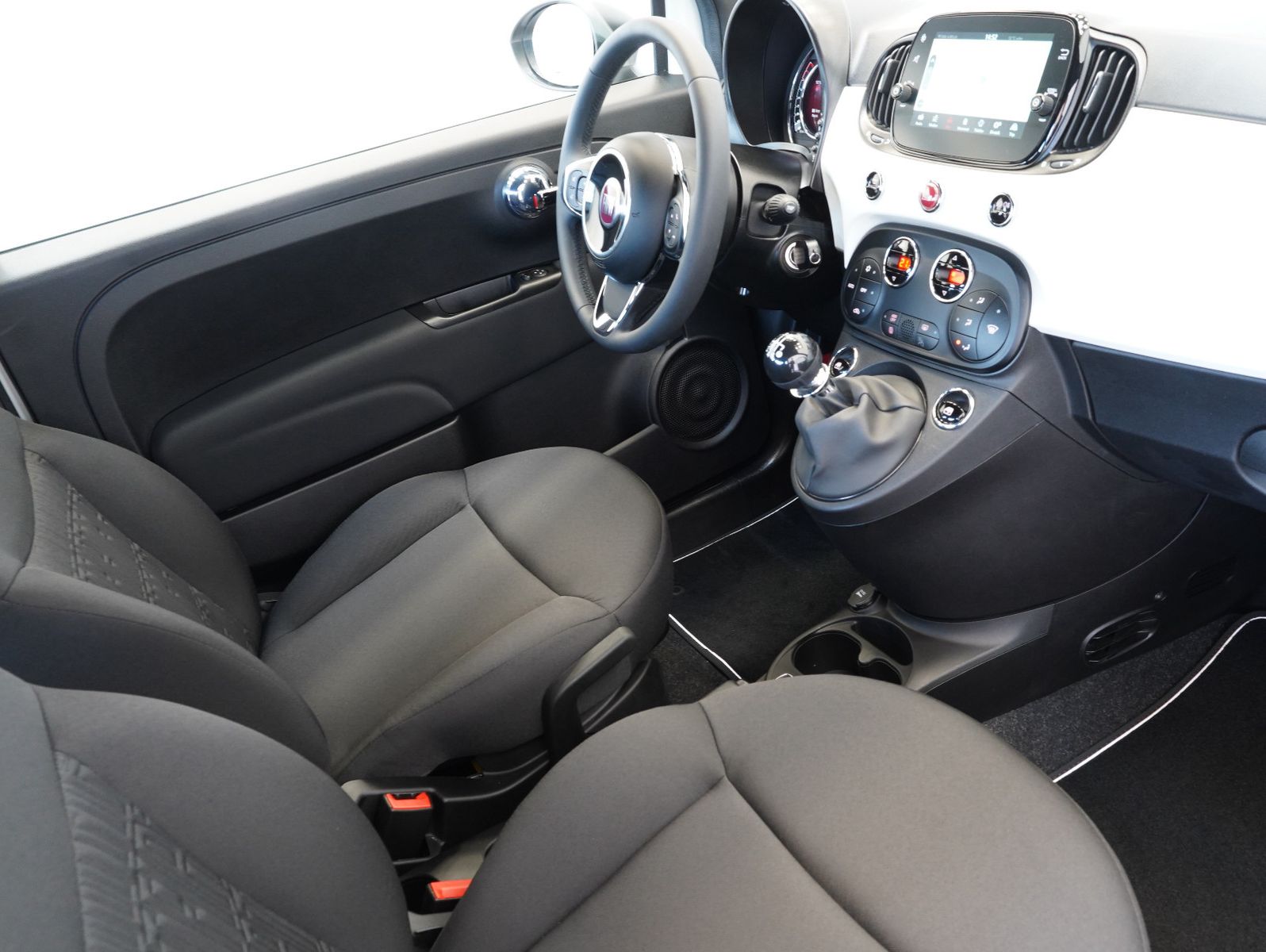 Fahrzeugabbildung Fiat 500 1.0 Mild Hybrid KOMFORT/TECH/NAVI/CARPLAY