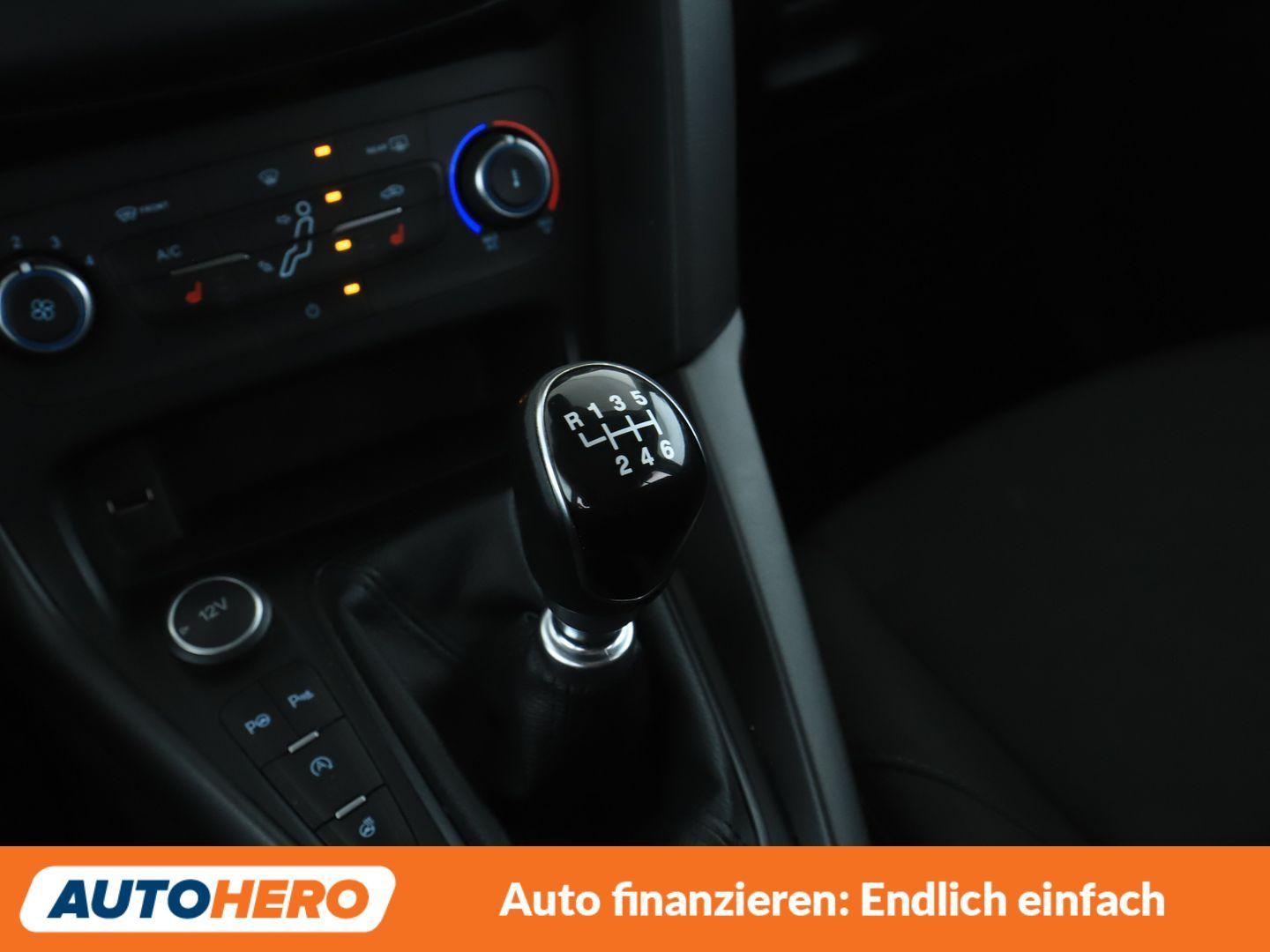 Ford Focus 1.0 EcoBoost Business*NAVI*TEMPO*PDC*SHZ*