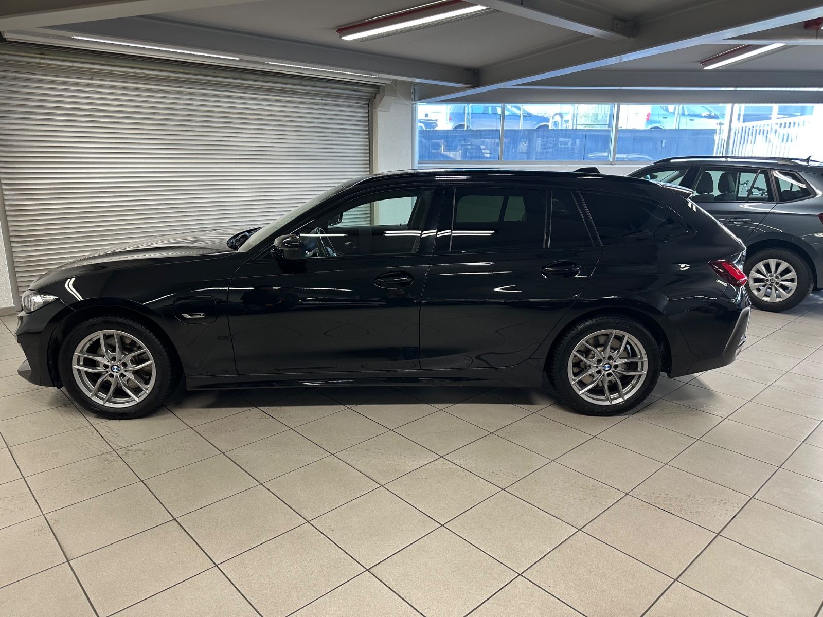BMW 320 3 Touring 320 e foto 3