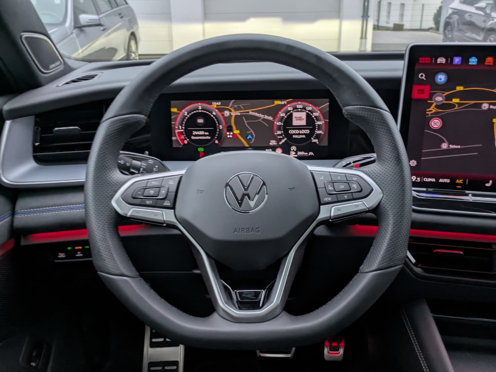 Fahrzeugabbildung Volkswagen Tayron 2.0 TDI 4M R-Line 7Si*MATRIX*AHK*PANO*HUD