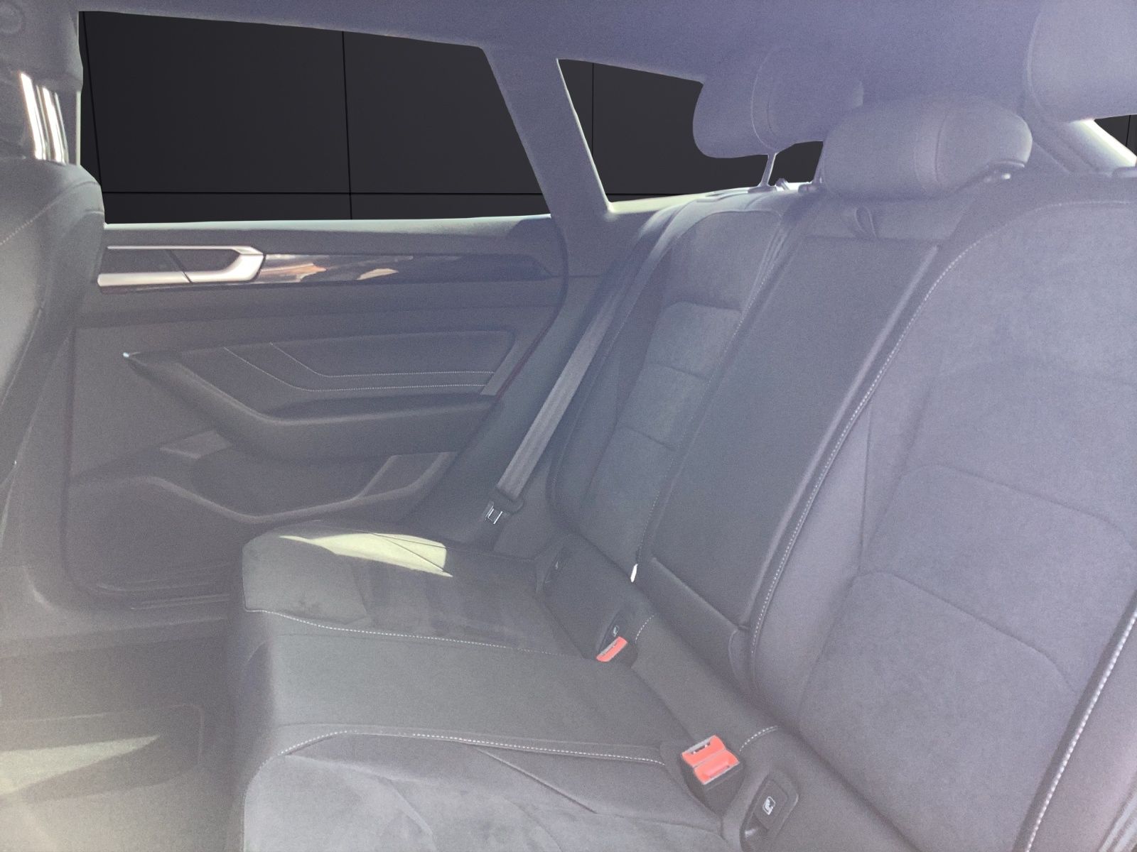 Fahrzeugabbildung Volkswagen Arteon SB TDI R-Line DSG LED AHK Navi AID HUD AC