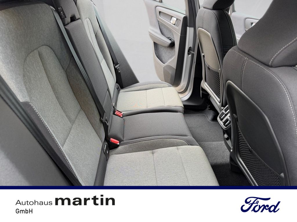 Fahrzeugabbildung Volvo XC40 2.0 Core 2WD SHZ NAVI W-LAN ACC FACEL. LED