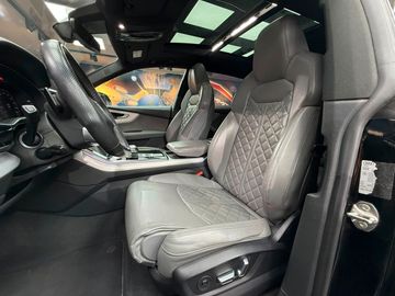 Audi Q8 - 9