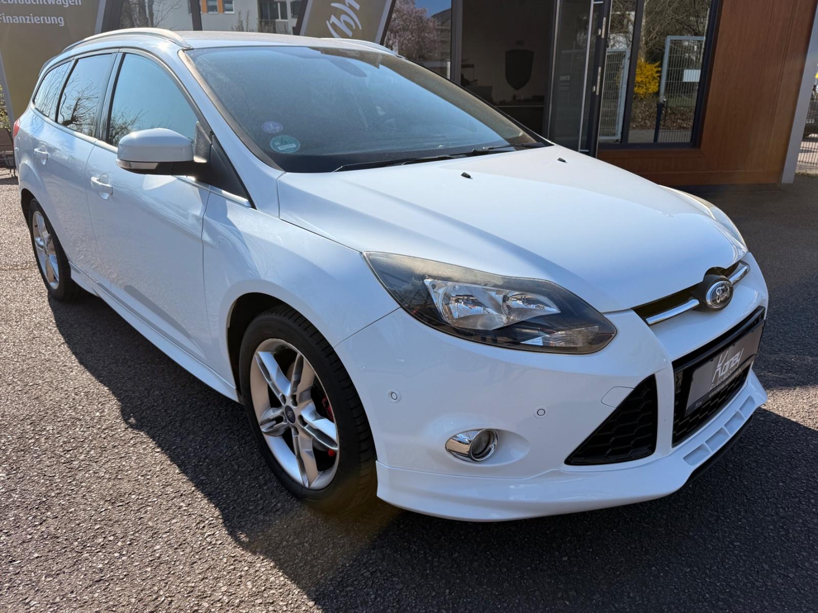 Ford Focus Turnier Titanium Sport*RFK *Winterpaket