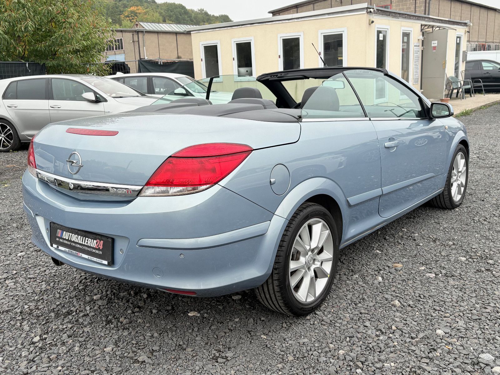 Fahrzeugabbildung Opel Astra 1.9 CDTI Leder Klima 1.HAND 110kW