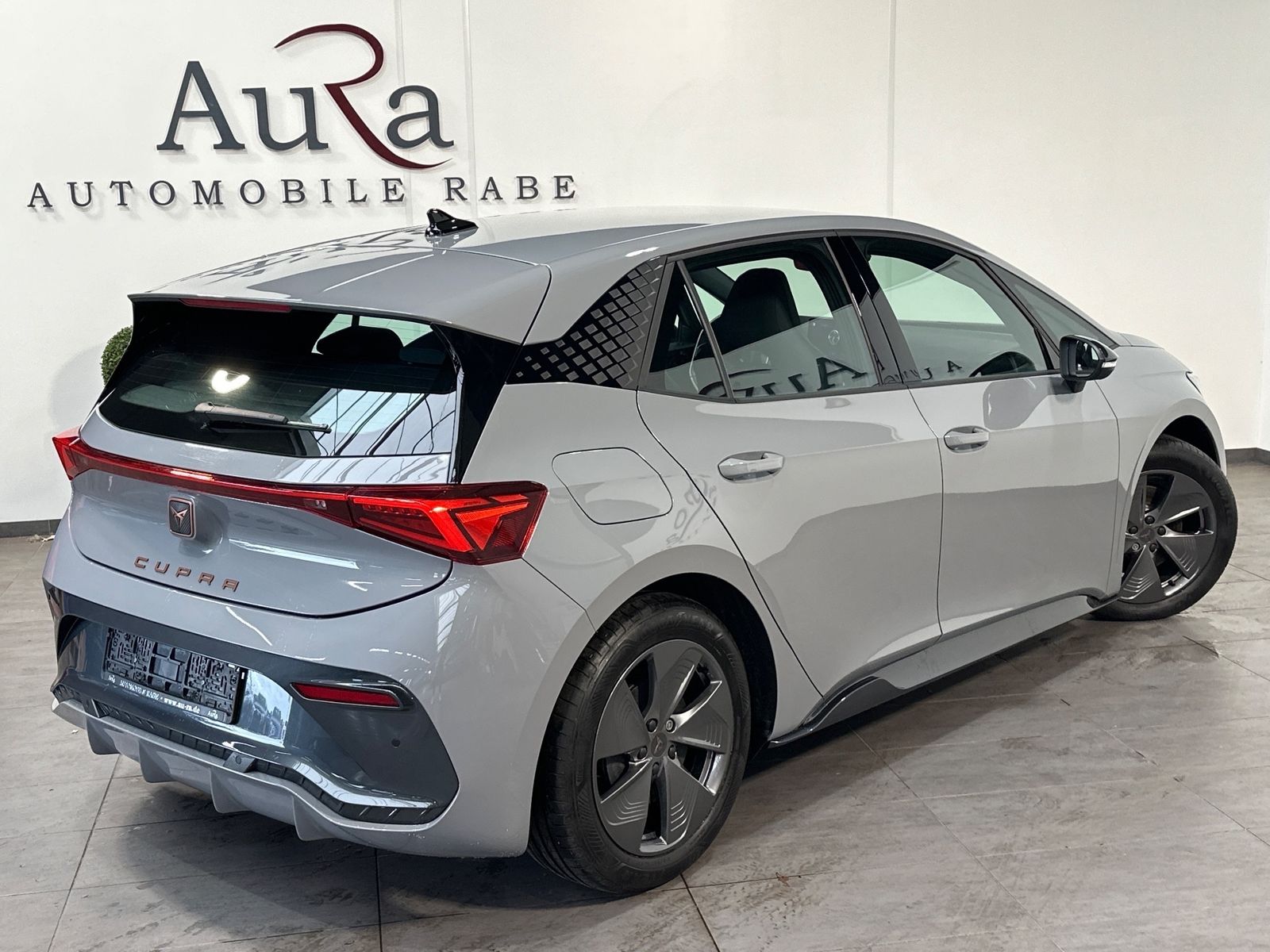Fahrzeugabbildung CUPRA Born 150kW/58kWh NAV+LED+18ZOLL+KEYLESS+DAB+1HD