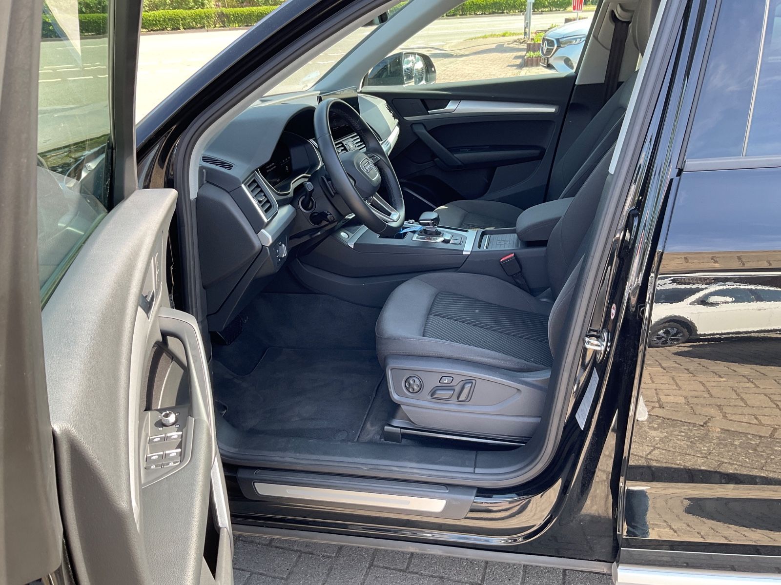 Fahrzeugabbildung Audi Q5 40 TDI S tronic quattro,Kamera,AHK,Navi,ACC