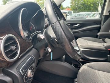 Mercedes V 220 - 12