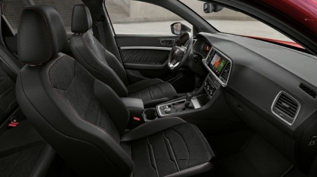 Fahrzeugabbildung SEAT Ateca FR Black Pack Panorama AHK - Juli 25