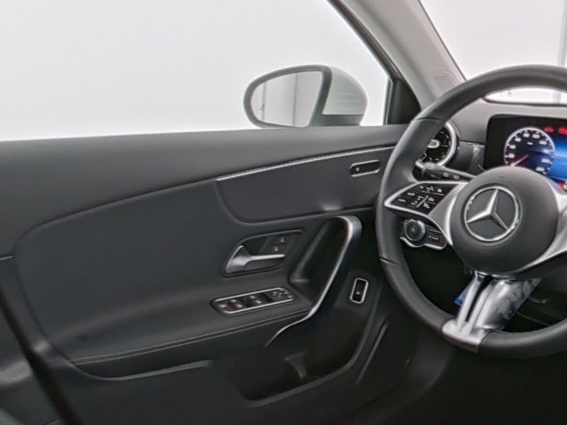 Fahrzeugabbildung Mercedes-Benz A 250 e Progressive *Totwinkel*360°*LED*Kamera*