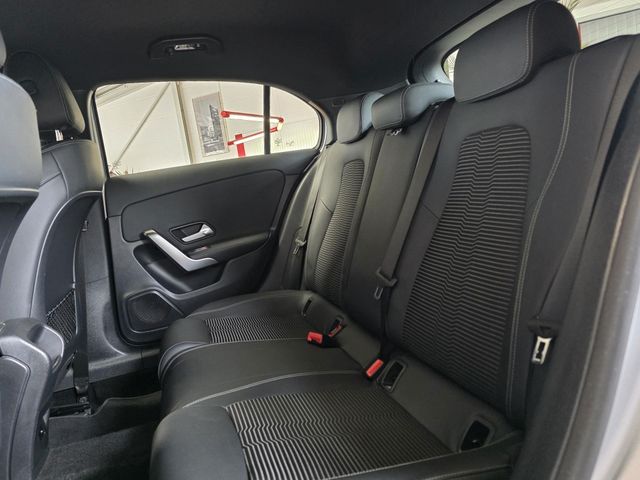 MERCEDES-BENZ A 200 — Foto 28
