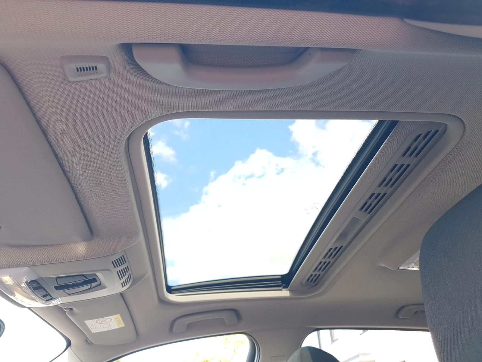 BMW 116i Automatik 1.Hand eGlasdach Navi Sitzheizg.