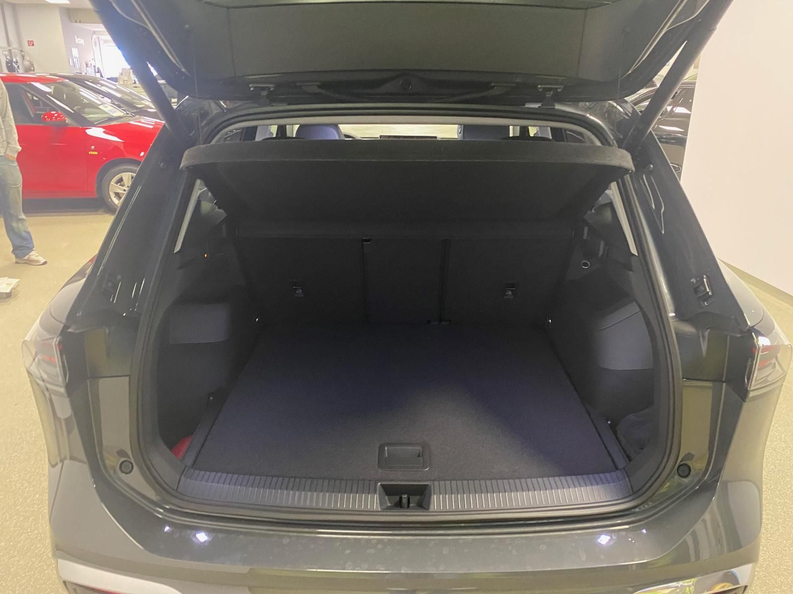 Fahrzeugabbildung Volkswagen Tiguan 1.5 eTSI+Elegance+AHK+NAVI+360 KAMERA+HUD