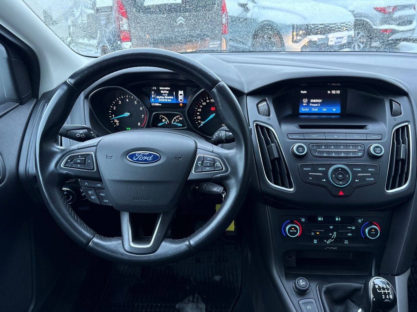 Fahrzeugabbildung Ford Focus PDC Klima Tempomat neuer Zahnriemen