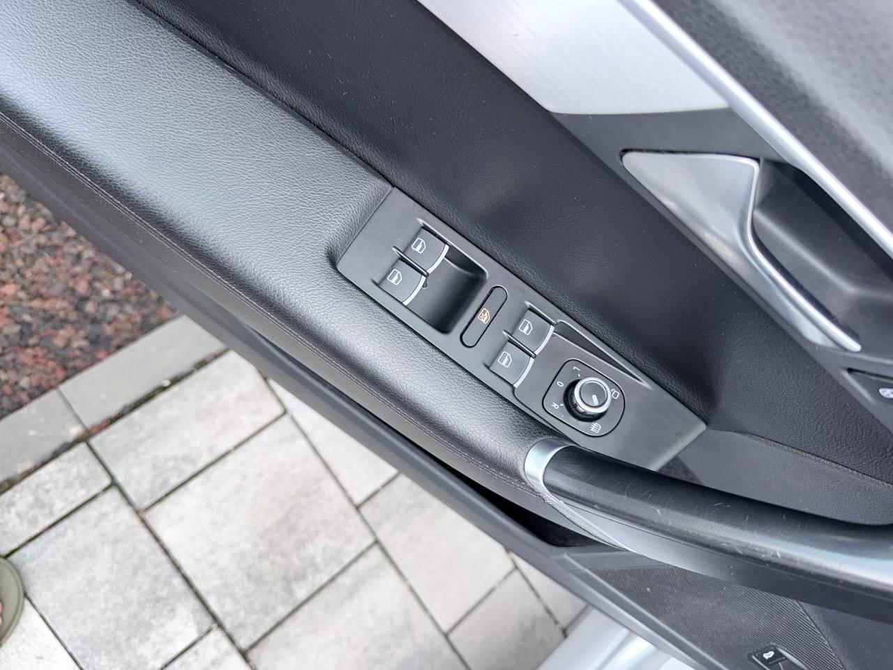 Volkswagen Passat 2012 — photo 13